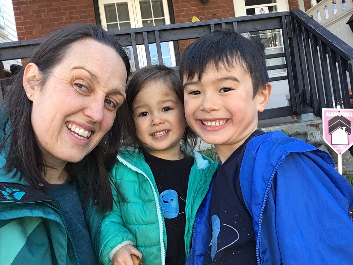 katewalker314's tweet photo. Celebrated earth day with matching earth shirts and garden time. Garlic is up in the garden,seeds are sprouting inside, last year’s yard waste is this year’s fresh compost #scienceparents #yorklearns https://t.co/IZZzPqWqSN