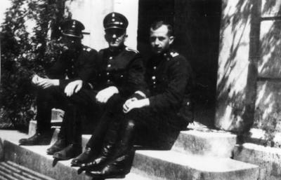 ipngovpl_eng's tweet photo. "#PolishUndergroundState fought against the #Germans, and its police force was the National Security Corps, not the #BluePolice they formed. Forced to serve, the 'Blue' policemen were expected to remain loyal to Poland," said Dr Domański of the #IPN. More: https://t.co/C3OyxMDUmF https://t.co/BKma0zjdD7