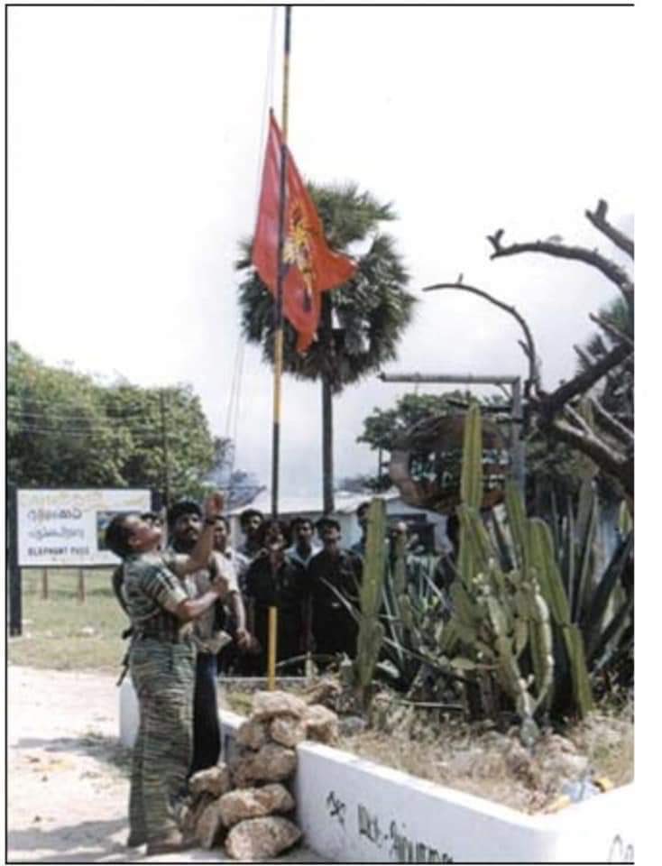 hécatombe, demanda à l'Inde de venir évacuer les soldats cinghalais. L'Inde refusa d’intervenir mais poussa les tigres a stopper leur offensive. Victorieux mais épuiser, les tigres, par manque de moyen et d’hommes durent stopper leur offensive.