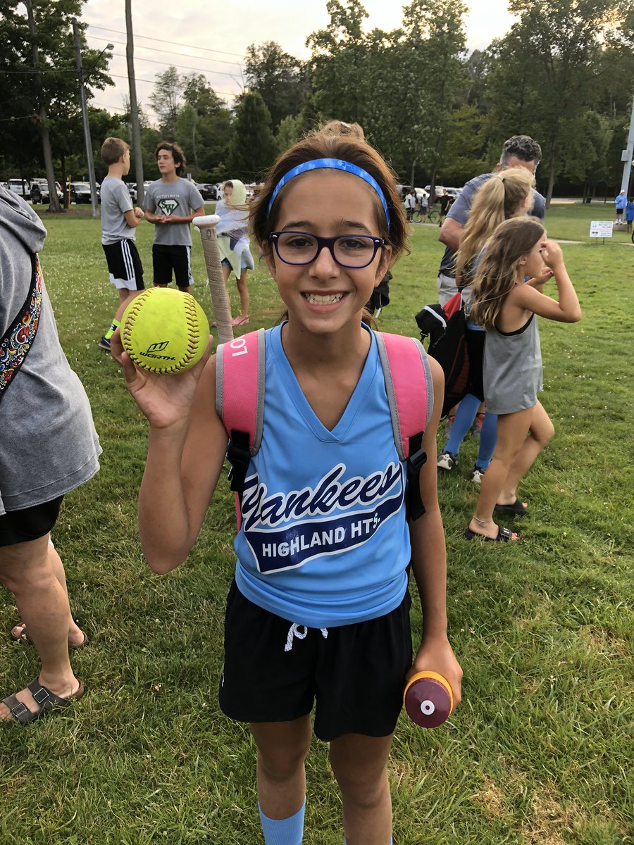 jjvelotta1's tweet photo. Lauren is thankful for summertime and softball! She’s really hoping that she can play this summer! 🤞🏻🥎 #ourhousespirit https://t.co/AmFnBB7Zce