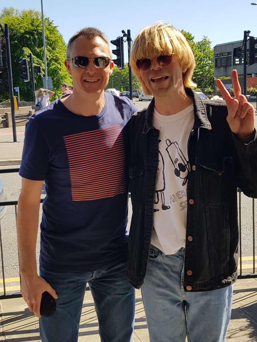 SyrupMan11's tweet photo. @Tim_Burgess Wooaaagh yes please. What a great night spent in my Mum's home town..and I met this legend outside the chippy !! https://t.co/YdvFpOqJCf