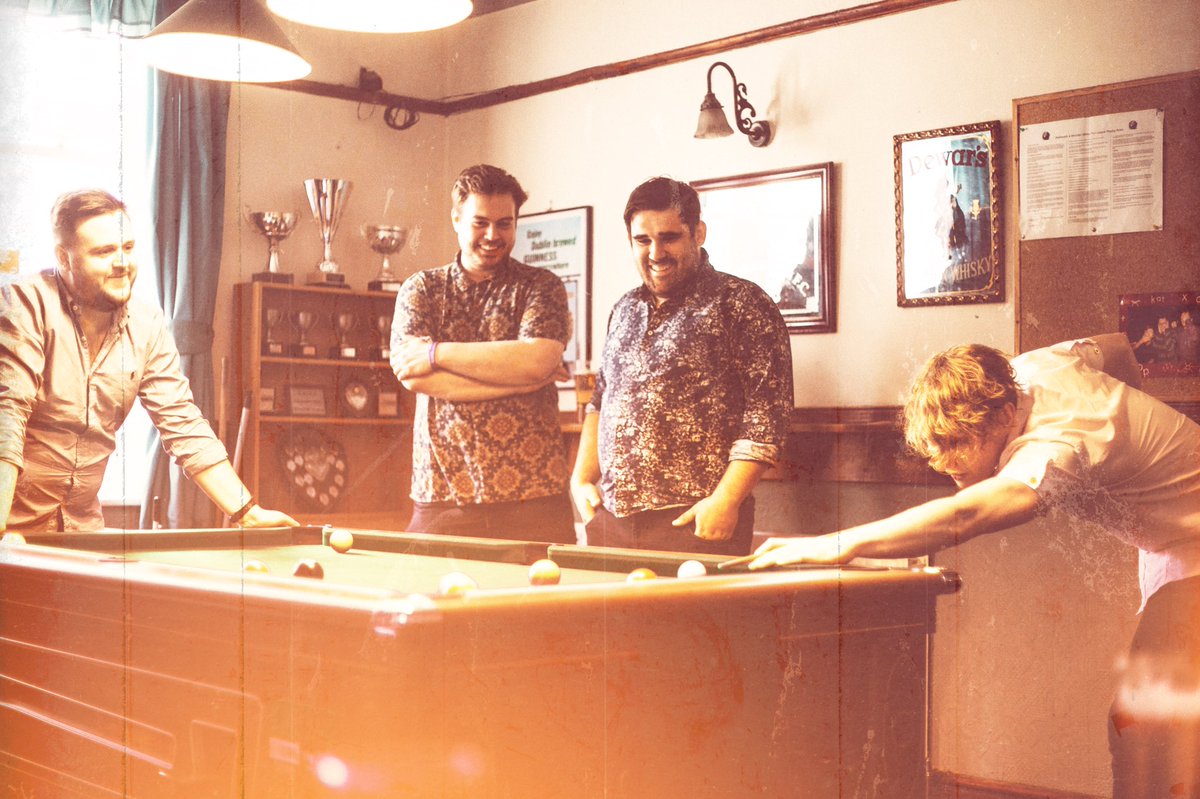 Our new single “Be My Ray-Bans” is out at midnight tonight people☀️🕶

Pre save link ->> distrokid.com/hyperfollow/bo…