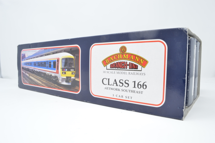 FootplateRich's tweet image. NEWLY ADDED CLASS 166: ow.ly/kjyK50zmJBm

Quite a hard find and only £94.95

#networksoutheast #trmguk #bachmann #oogauge #modelrailway #modeltrains