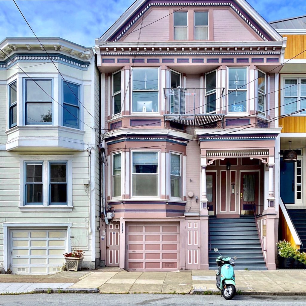 scooteromatours's tweet photo. Pastel #VespaDispatch to brighten our day via @juliegeb in San Francisco 💕👗💫 https://t.co/u7wmKOCLiA