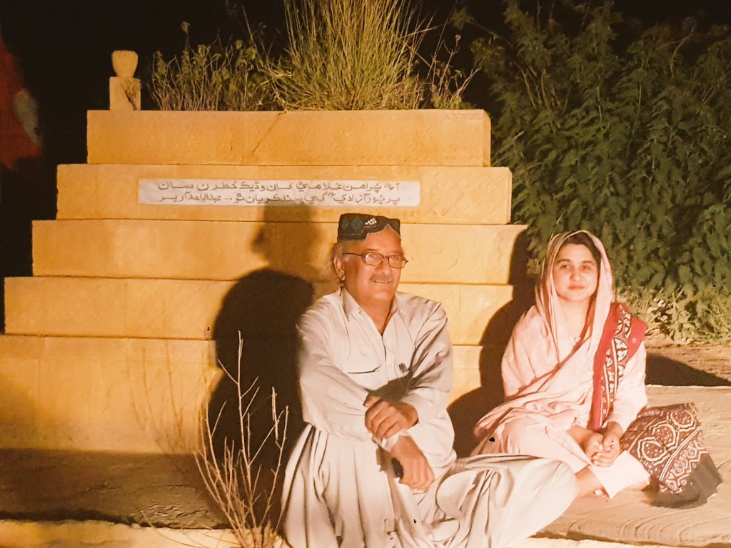 SindhooNawaz's tweet photo. سنڌ جي يگاني سياستدان ۽ ڏاهي محترم عبدالواحد آريسر صاحب جي وني ۽ ڌي اندرا جي خيريت معلوم ڪرڻ لاءِ سائين تاج جويو, حمز سان گڏجي سندن گهر وياسين.
ان سان گڏ سنڌ جي مزاحمتي شاعرن ماما جمن دربدر،حليم باغي،حاجي ساند،صالح آريسر ۽ ٻين سان به تمام  يادگار ڪچهري ٿي.

#TributeToSainGMSyed https://t.co/zWId5ipNso