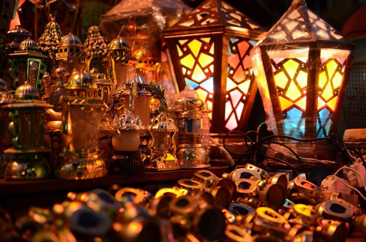 AAG_DreamNet's tweet photo. #رمضان_كريم
بلغكم الله رمضان بروح أنقى و قلب اتقى، مبارك عليكم وعلى أحبتكم الشهر الفضيل 
وكل عام وأنتم بخير 🌙♥️ https://t.co/StFqGakFaU