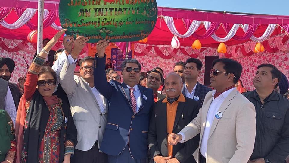 MayankFoundtion's tweet photo. Glimpses #Launching of Project #DishaParivartan
#RepublicDay celebrations at #GHSDulchiKe
Joint Initiative of #DevSamajCollege & #MayankFoundation https://t.co/5K32fpSSvf