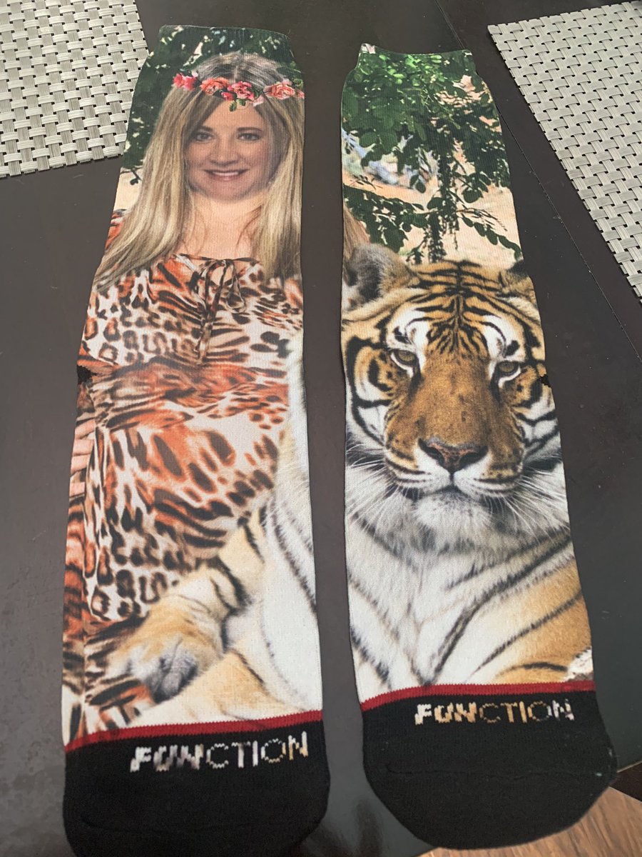 HabbyshawThs's tweet photo. #ithoughtitwascarolbaskin 
#someonelovesme #tigerking #surprisemail  🐅 😂😳🤷🏻‍♀️ https://t.co/l1BBpI47rd