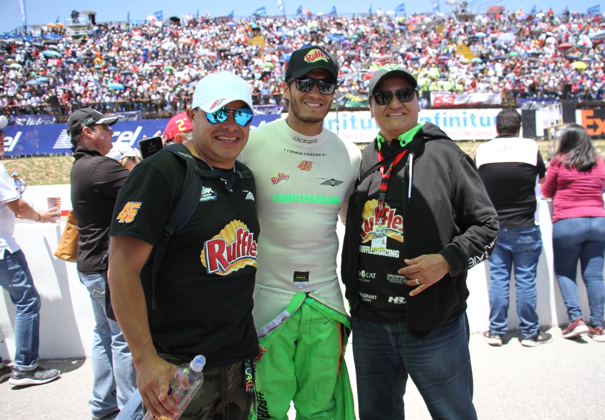Arranca este viernes (24 de abril) @NASCARPEAKMX iRacing Series. #QuédateEnCasa 
Carreras virtuales que serán transmitidas por #ClaroSport y por supuesto por #FoxSports, así también a través de escuderiatelmex.com y de las diversas plataformas. #ComisiónPista