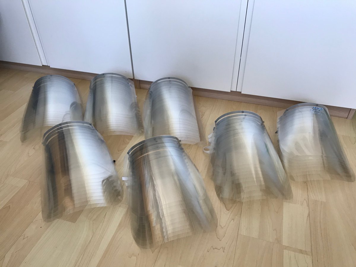 RFrohler's tweet photo. Eine Massenfertigung ist mit den gegebenen Mitteln nicht möglich, aber wir werden in der nächsten Zeit weitere Visiere produzieren – ca. 50-60 Stück pro Woche – und versuchen damit im medizinischen Bereich zu helfen.

Bleibt gesund euer Robert Fröhler https://t.co/3nqlwWkpI9