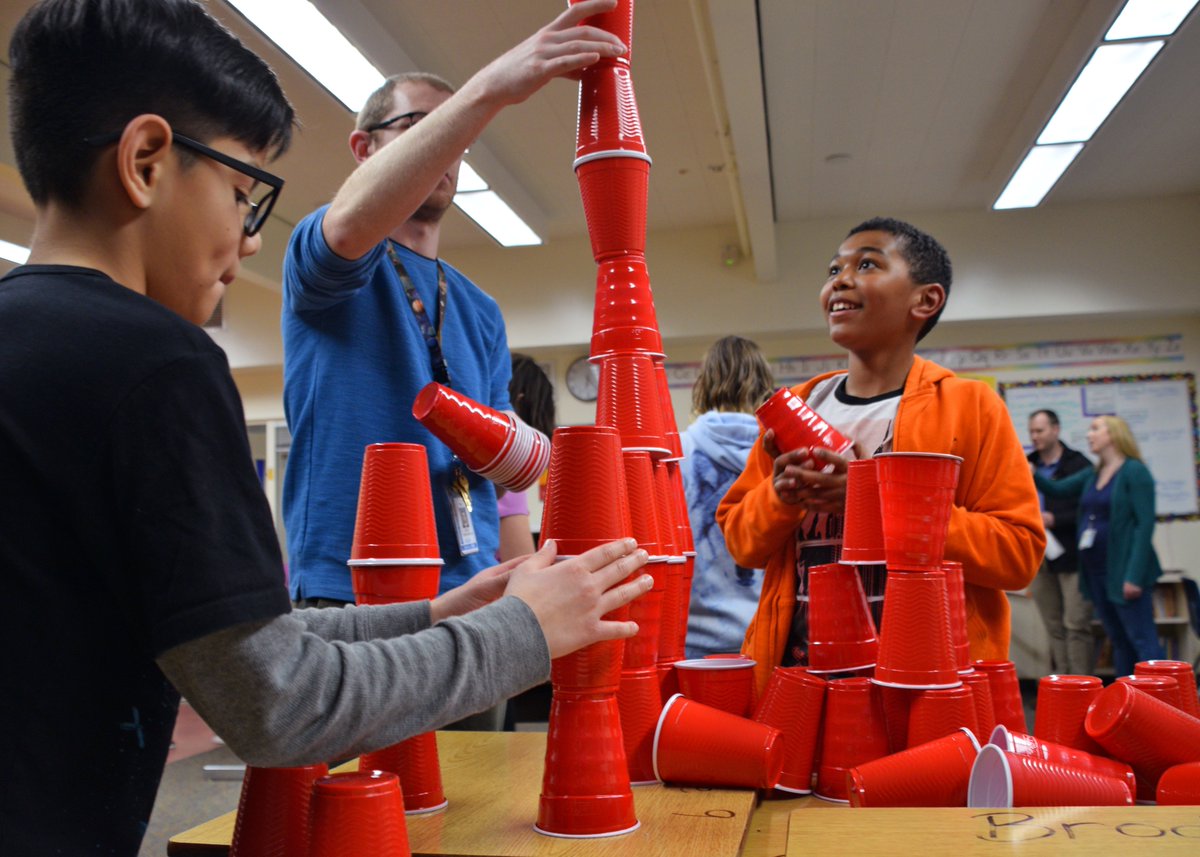 OlympiaSchools's tweet photo. So long, long ago, in a time before COVID-19 was seemingly our sole focus, our friends over at LP Brown ES hosted a Dr. Seuss themed 'Activity Night' in honor of Dr. Seuss. Follow the link below for all the photos!🦅❤️🦅 #LPBrownES #DrSeuss #ActivityNight

https://t.co/nxrWb9LFAT https://t.co/zp4IevDHSz