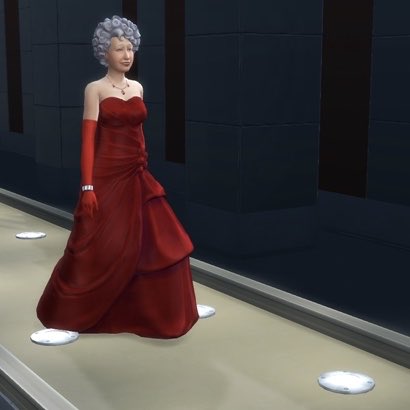 Sul, sul! You are live on twitter please do not swear. The votes have been counted and verified.The first housemate to be evicted from  #TheSims4   Big Brother House is...Queen Elizabeth 