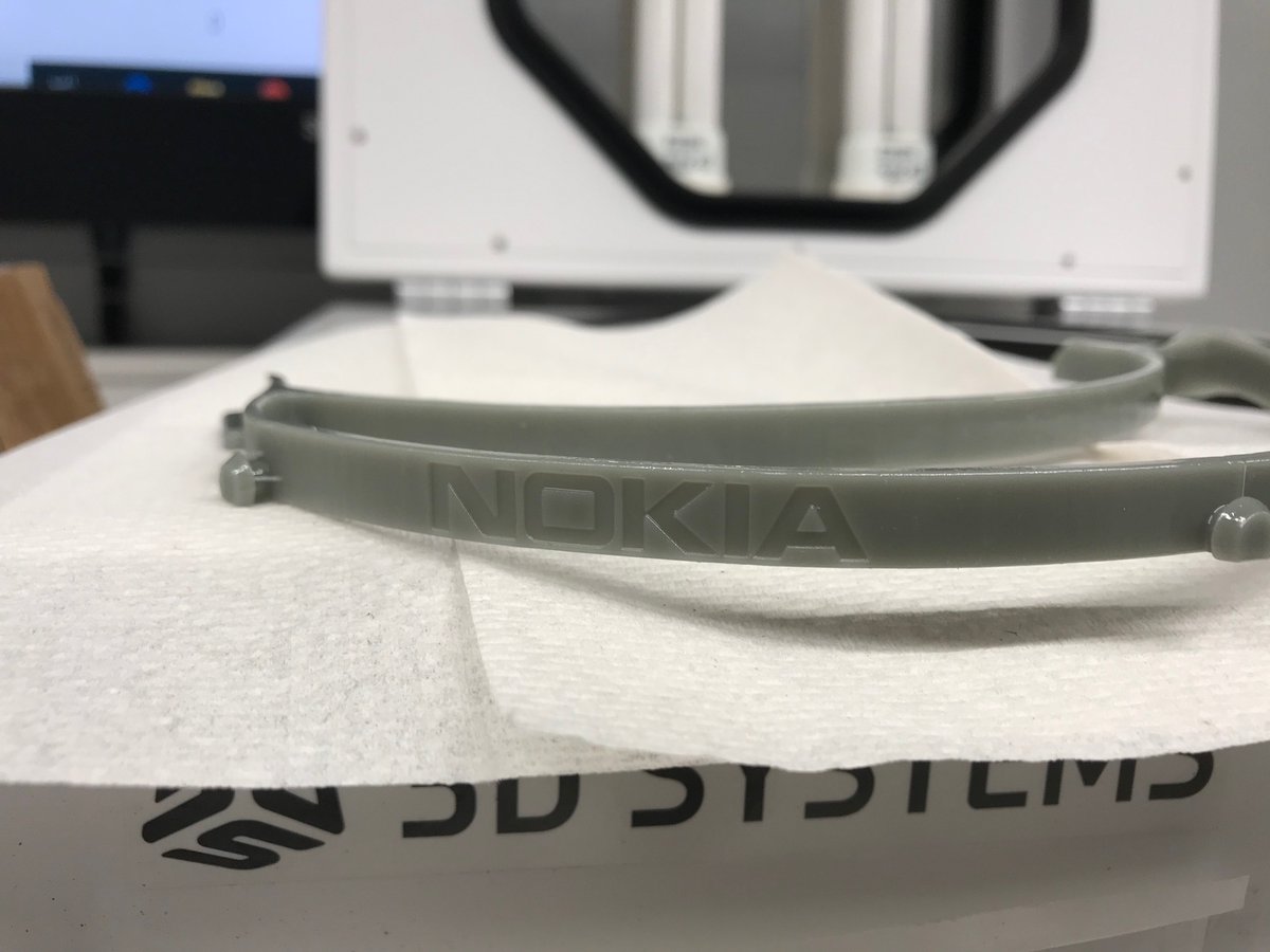 RFrohler's tweet photo. Der 3D Drucker arbeitet quasi den ganzen Tag, um die Rahmen dafür zu erstellen. Vielen Dank für die super Unterstützung in diesem Zusammenhang an unseren Partner 3D Systems sowie an die Firma Bleher, die uns die Folien für den medizinischen Einsatz zur Verfügung gestellt hat. https://t.co/A3IPnUreS4