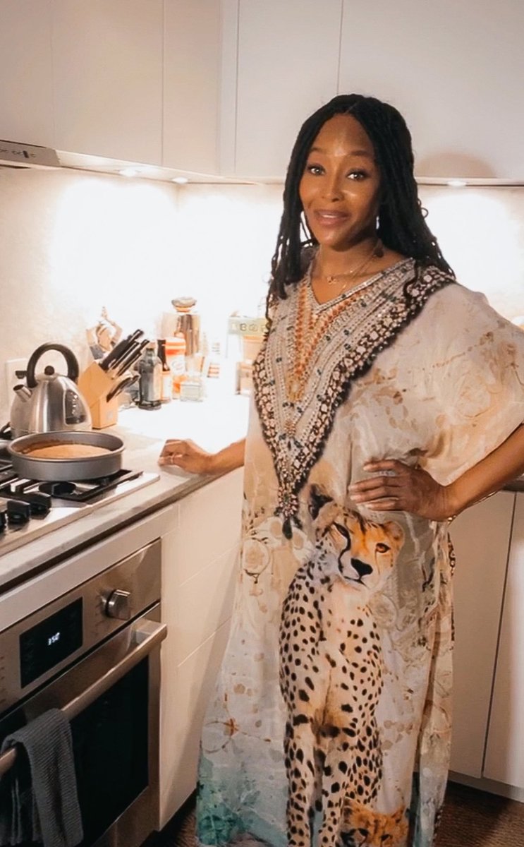 #TakeABreak and bake a cake 🍰... with <a href="/NaomiCampbell/">Naomi Campbell</a> ✨ instagram.com/tv/B_VSiA0AlBT/