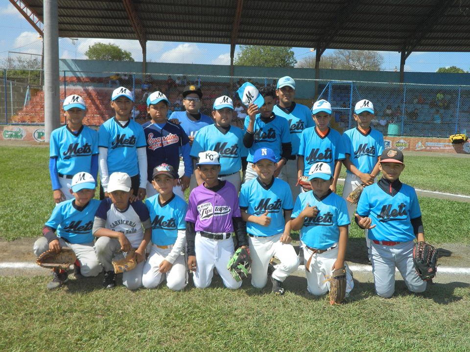 #DeporteyAmistad | Gigantes de Chilamatillo se coronaron campeón al barrer a los Mets de san Benito, El tercer juego de la final lo ganó los Gigantes de Chilamatillo con marcador de 7-3 carreras y el cuarto juego con marcador de 11-4 carreras ante los Mets de san Benito.