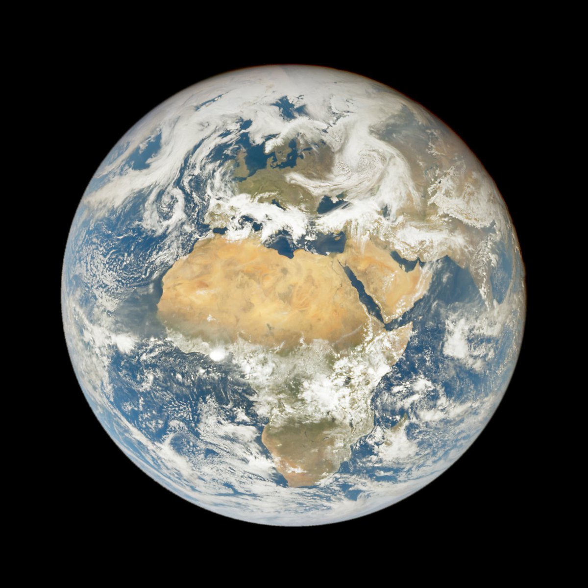 dscovr_epic's tweet photo. 11:01 on Wednesday April 22nd, over Libya https://t.co/oOqEEZJ5Ux