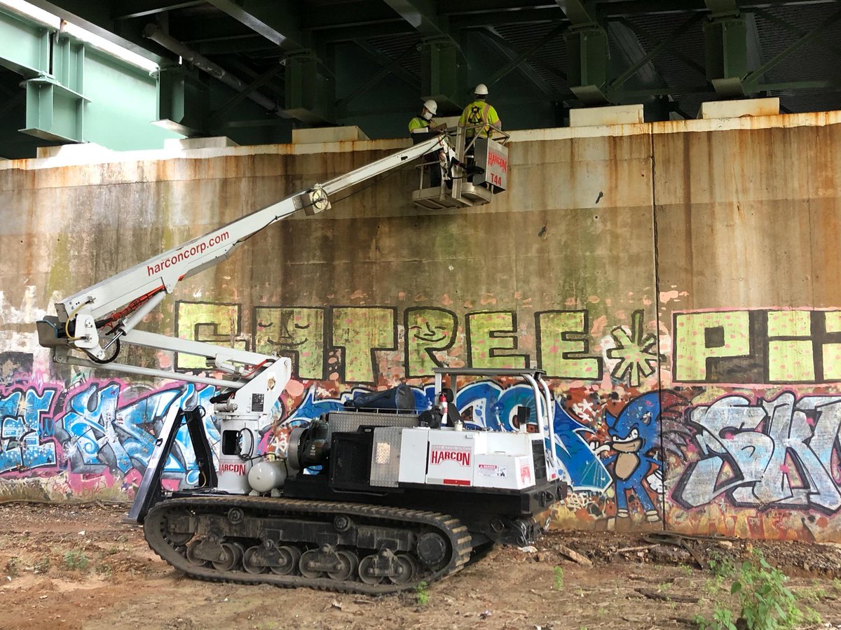 nbuttorff's tweet photo. The @pennoni NBIS Bridge Inspection Team is everywhere in DE today. 4 teams completing @DelawareDOT Bridge Safety Inspections. Practicing #socialdistancing whenever possible and using proper PPE when 2 people are needed in the bucket. #onestopshop #safebridges #whypennoni https://t.co/QHuuq425Hn