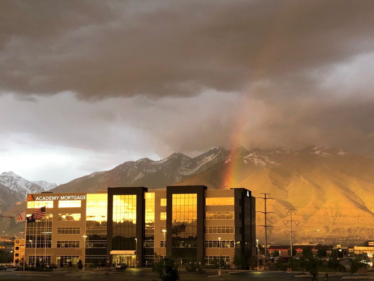 johnow1's tweet image. Academy continues to shine in any climate by providing stability and staying focused on the future. We are the light at the end of the tunnel.