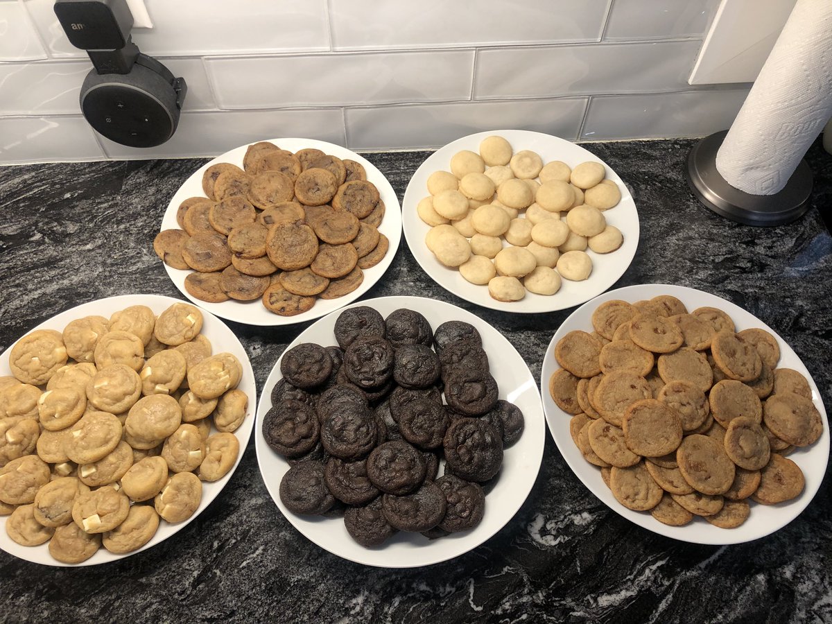 MrsLaforet's tweet photo. More cookies for the ICU staff at Met ♥️ Cookie dough donated from @CentennialCntrl 🍪🤗 @Dlaforet @gecdsbpro @WRHospital #thankanurse #essentialservices #COVID19 https://t.co/nBF9ihS028