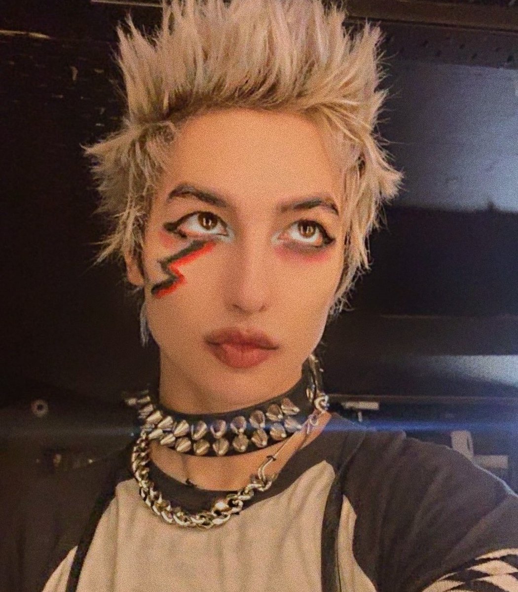 pieceofgarrbage's tweet photo. @peachysamii inspired me to try this look out as well <3 
@RemingtonLeith
@PalayeRoyale https://t.co/H6RwXmu0xK