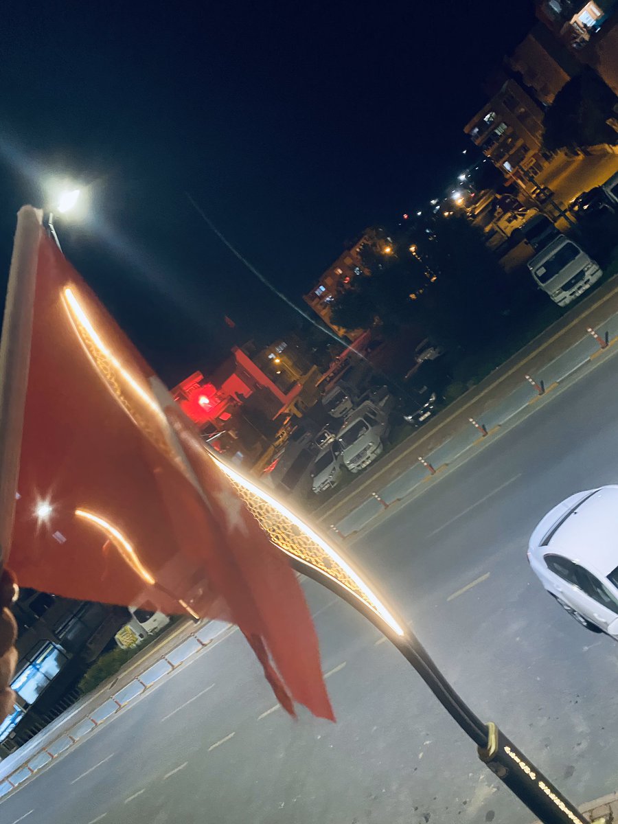 100 yıl sonra bile çocukları evde heyecanlandırıp kötü günleri unutturduğun için sana minnettarız MUSTAFA KEMAL ATATÜRK ❤️        23 Nisan kutlu olsun🇹🇷