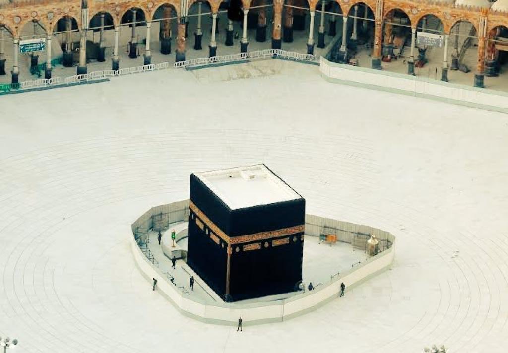 يارب ارفع عنا وعن بيتك هذه الغمة