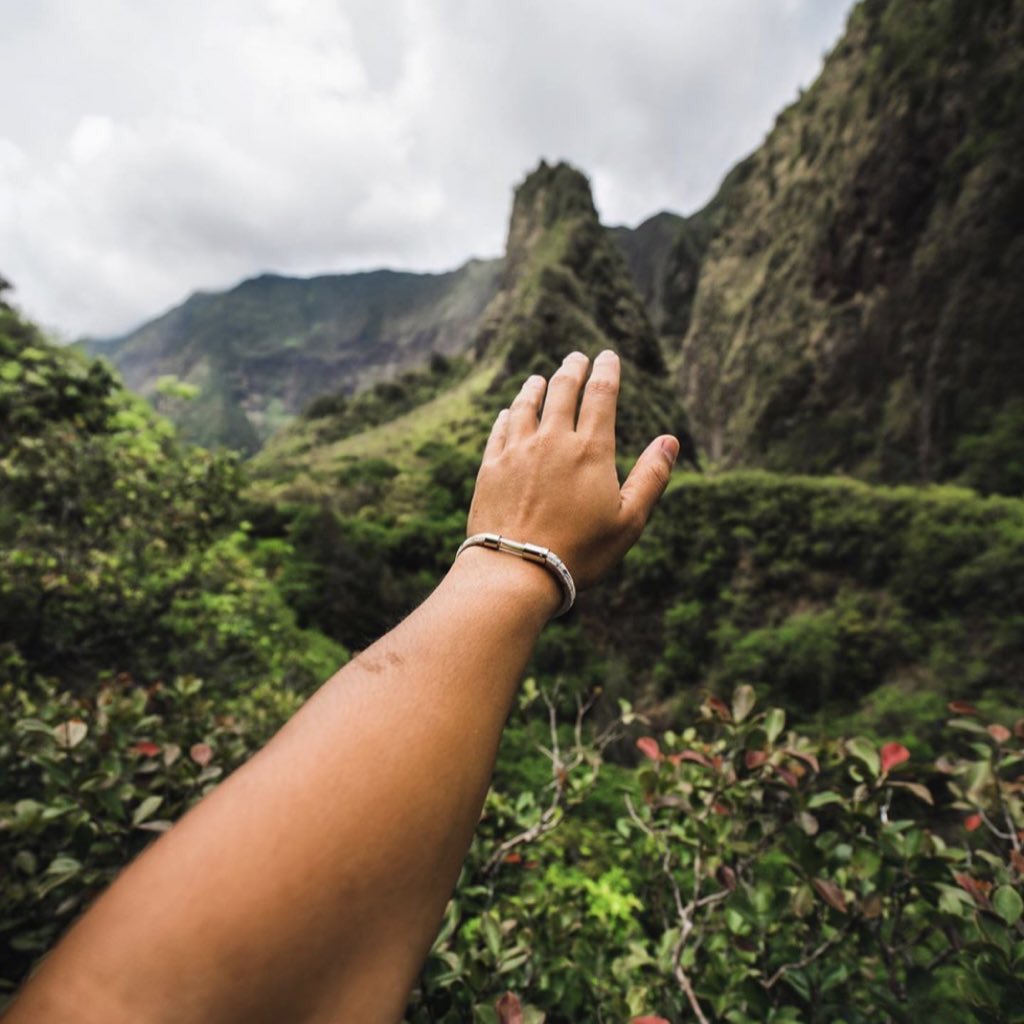 Stay connected to 🌎. Our Earth Day sale ends soon, don’t miss your chance to get 25% off!

#followyourlegend #legendbracelet