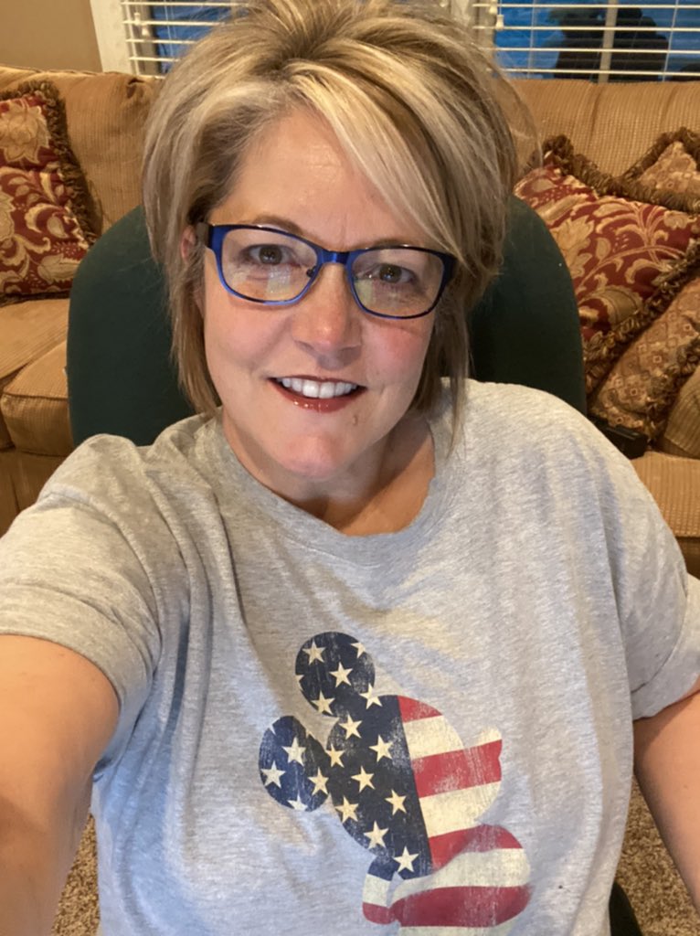 dspurlin_tift's tweet photo. We have so much to be thankful for, especially during these crazy times! #4theT #thankfulthursday #virtualschoolspiritweek https://t.co/fJj2EtzFF1