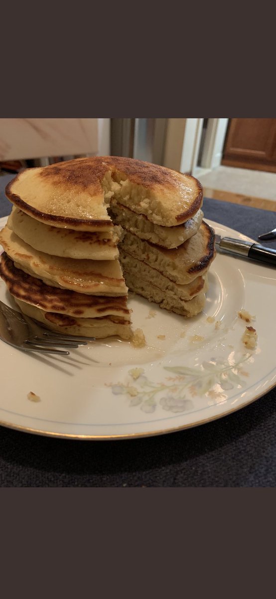 _claudiugh's tweet photo. Stacks of Pancakes I Have Made That Belong in the Met (a thread):

First, a throwback to Valentine’s Day 2/14/20 I obtained more romantic and/or sexual gratification from this stack of pancakes than any relationship in my life thus far.
(1/?) https://t.co/rY843qXIdM