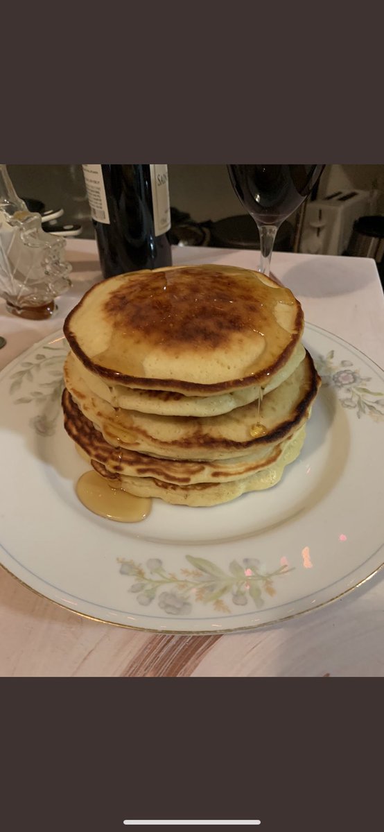 _claudiugh's tweet photo. Stacks of Pancakes I Have Made That Belong in the Met (a thread):

First, a throwback to Valentine’s Day 2/14/20 I obtained more romantic and/or sexual gratification from this stack of pancakes than any relationship in my life thus far.
(1/?) https://t.co/rY843qXIdM
