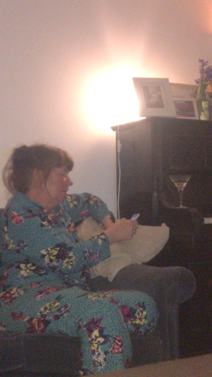 sunflowerbitch9's tweet image. #jaysvirtualpubquiz me and the fam have BOSHED it out the park with part 1 #lockdownroutine#lovingit#jayisbae#quizzingwiththefam 🥴🥂