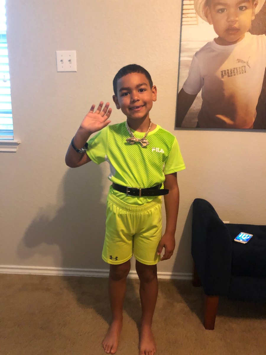 ReaganElemCP's tweet photo. Cameron from Ms. Chapa's class wearing his Wacky Wednesday outfit. Love your #reaganray spirit Cameron! #virtualspiritweek @Norman_Rays https://t.co/oyLe27h5Qr