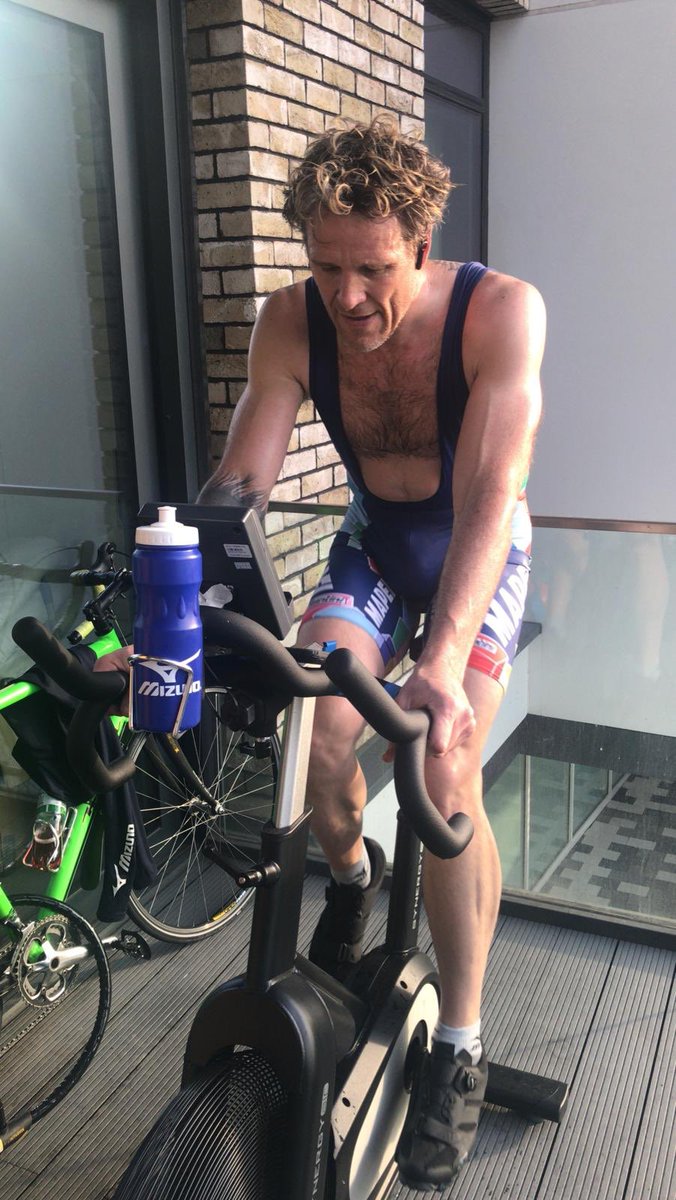 jamescracknell's tweet photo. Luckily it’s the #BigBikeIn otherwise I’d get stopped in this get up. Gonna be dark when I’m done. Anyone else riding, keep going. Everyone else enjoy #BigNightIn 
https://t.co/0n0QPmd95e   @louiseminchin @gpwhyte https://t.co/eeXVVd936p