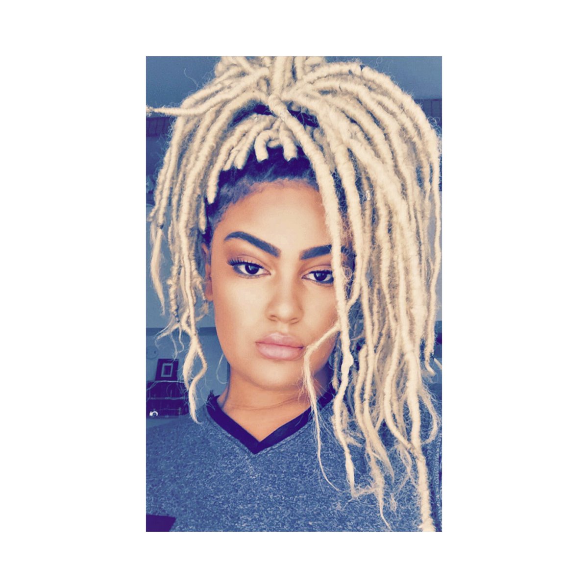 Stream BONES by Roxie Bardo now on @spotify #music #roxiebardo #LosAngeles #QuarantineLife 

open.spotify.com/album/0wyTRkmO…