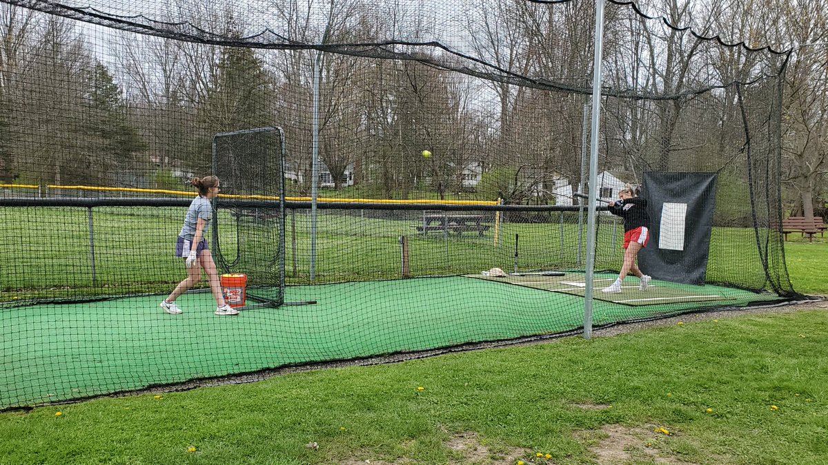 jsheadrick's tweet photo. Walking my dog & passed @jordynseverns still getting after it in the batting cage despite the official end of her hs career #athletemindset #truededication #herheart #thatformtho #ontonext @Tallmadge_AD @THSDEVILS @miss_lightel @Tcsferguson https://t.co/MItmkSILMb
