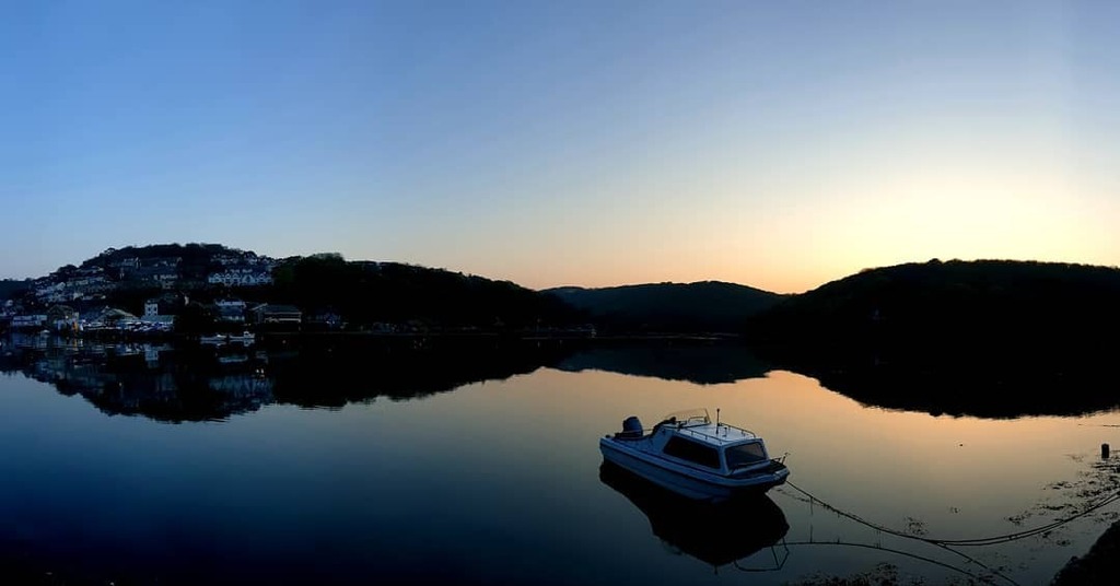 benholtam's tweet photo. Gorgeous evening.
.
.
.
.
#Looe #Cornwall #home #river #riverpic #riverscene #riversofinstagram https://t.co/y9Nghboiw1 https://t.co/E6PZ20WYZU