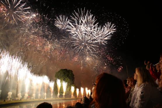 lyonne_fr's tweet photo. Le spectacle pyromélodique de Rogny-les-Sept-Écluses n'aura pas lieu cette année.
https://t.co/Mvo54FTJfW https://t.co/ijjeXbFzid