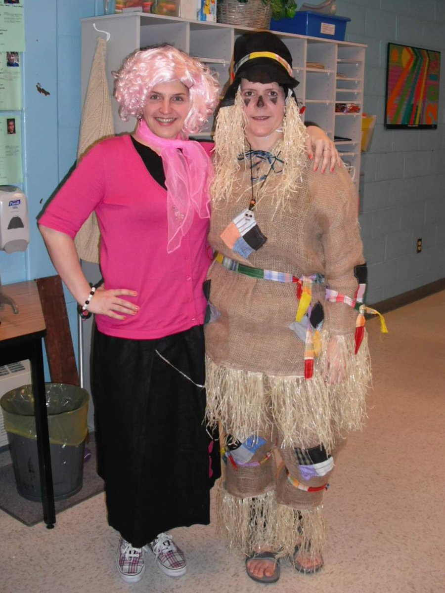 MadameWhite97's tweet photo. #TBT to recognize our amazing secretary Ms. Goulding for  #AdministrativeProfessionalsDay yesterday! 👏😍🎉 She is the ❤ of Topsail! Thankful for everything she does and miss her so much! 💙🐯🧡 #TERIproud #yourock #thebestever #staysafe 🌈 @Topsail_Elem https://t.co/HUdhaElASR