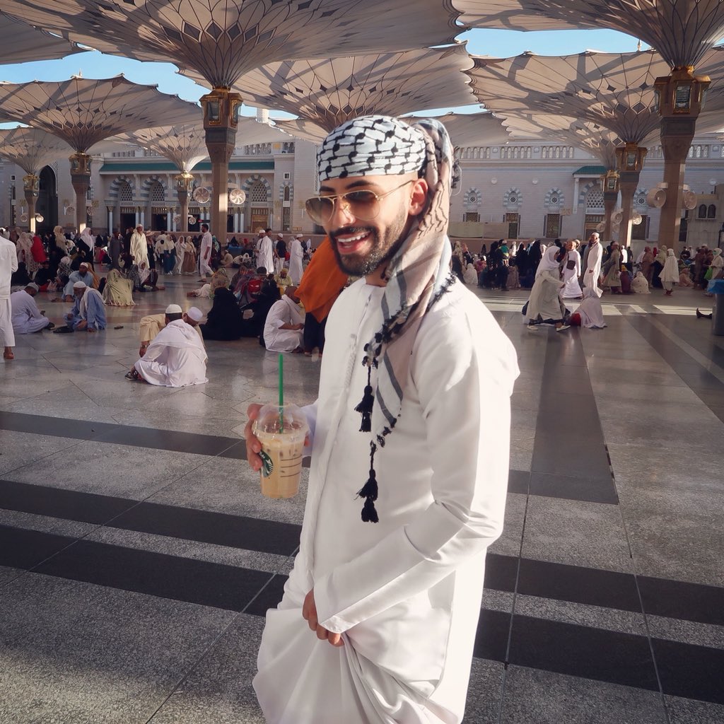 omgAdamSaleh's tweet photo. Ramadan Mubarak to all Muslims around the world! I know I’m not perfect but the aim of this Ramadan for me is to stop my bad habits of smoking &amp; cursing. I recommend everyone else to try to stop bad habits. Don’t feel ashamed or judged. Look inside yourself and improve. LOVE💖 https://t.co/kv5XdIL907
