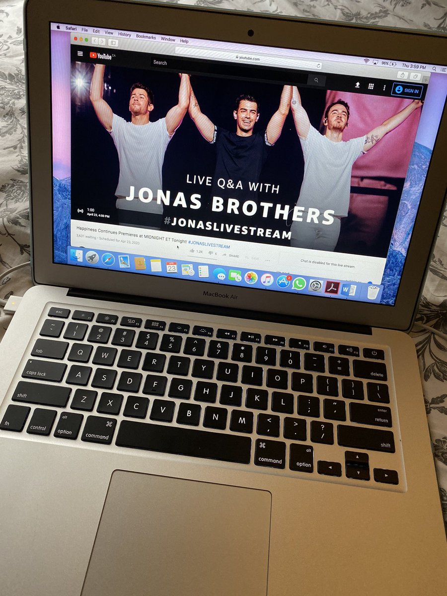 natalie_fazio's tweet photo. Let’s go!! #jonaslivestream https://t.co/Z08I3793Cd