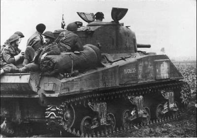generalMaczek's tweet photo. 📆20 kwietnia 1945 /  #1DPKalendarium

1. Dywizja Pancerna w natarciu, zdobywa Achendorf i Tunxdorf

➡️ https://t.co/uhxsVwwbm4 https://t.co/is2dYW7Uis