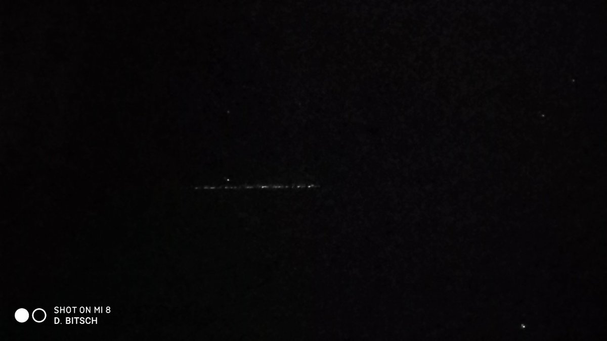 The 60 new Starlink sattelites from yesterday. All directly behind eaxh other. Looked awesome. #starlinksatellites <a href="/elonmusk/">Elon Musk</a> <a href="/SpaceX/">SpaceX</a>