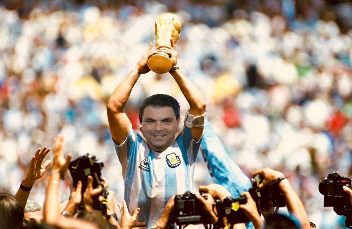 ¡TENEMOS CAMPEÓN! Chito se lleva, tras un insuperable torneo, la copa del primer Mundial de Profesores de La Salle Jobson. Felicitaciones a Leandro, a todos los participantes del torneo, y como no, a los votantes que depositaron su voto fecha tras fecha.