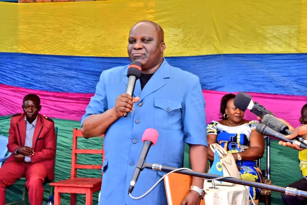 RTNBurundi's tweet photo. Le président de l'@nshingamateka promet de répondre favorablement à tous les désidératas de la population de la colline #Butembe en @BubanzaProvince mais demande à l'administration de s'impliquer activement pour trouver des solutions aux problèmes sociaux. https://t.co/vtUpkF0VFf