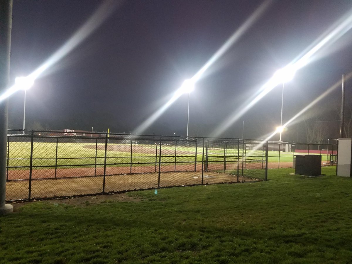 Unit4Schools's tweet photo. Friday night, Centennial's Tommy Stewart Field, baseball & soccer fields, & Central's Spalding Park will be lit from 8-8:20 in support of senior student-athletes & healthcare workers. Participate by parking nearby w/ lights on. PLEASE remain inside vehicles. #Unit4Community https://t.co/DBkcgIHcXV