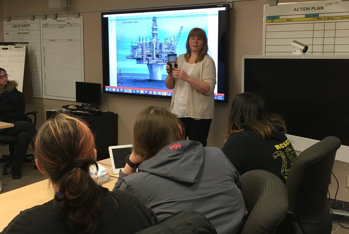 EsteemWomen's tweet photo. Women are underrepresented in #STEM &amp; careers in #OilandGas Thanks to #RoleModel 's &amp; support from industry partners numbers r increasing. #DiversityandInclusion @charlene5791 @SiobhanCoadyNL @exxonmobilcan Kim Keating 
This industry needs continued support @JustinTrudeau https://t.co/ONaDe1N8z6