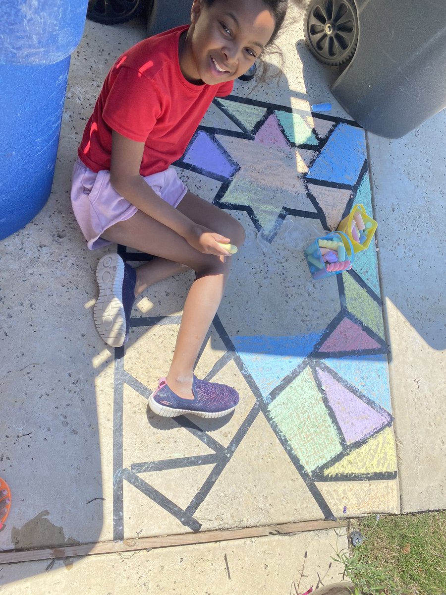 AshleyWashEDU's tweet photo. #LaniChronicles working on Math homework. Had to get creative and make some shade π#RMHMariners @msbjacobson https://t.co/EZdidXNabY
