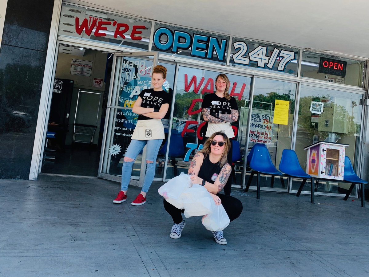 engagecurrent's tweet photo. 20 families washed 168 loads of laundry @ todayβs #LaundryProject created to help those impacted by COVID-19.
Thank you to our partners @StPeteFL @StPetePD @mollyssuds @DiffChurch! Shout out to @thegalleydtsp for donating food to our volunteers & @banditcoffeeco for the fuel! βοΈ https://t.co/9EknBzmgTW