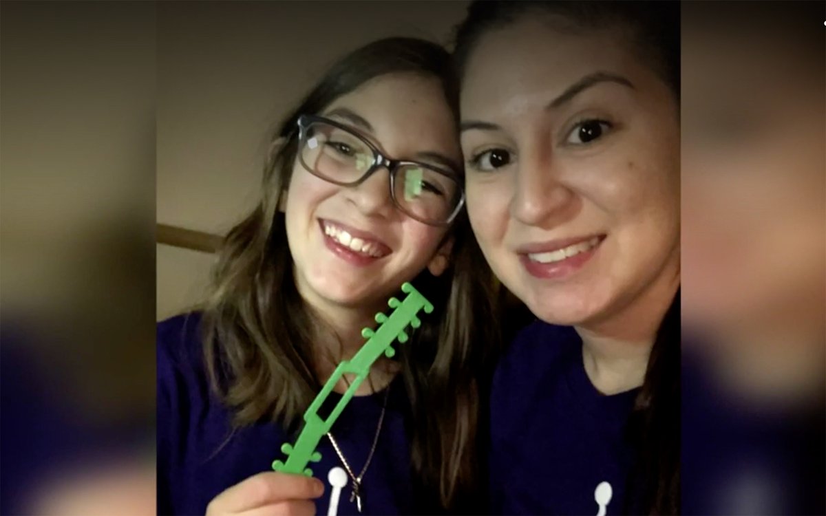 Belleview Elementary STEM teacher Sandra Ramirez and her daughter have taken the initiative to manufacture "Ear Savers" using her 3D-printer to distribute to healthcare workers whose masks are putting stress on their ears.

WATCH: cbsloc.al/3eKfT9t

#CCSDTogether #CCSDK12