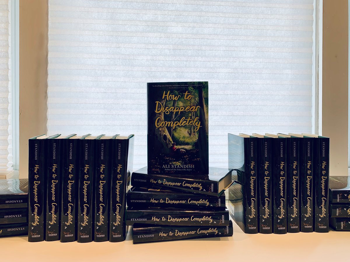 To celebrate #WorldBookDay and my #BookBirthday next week, I’m giving away a signed CLASSROOM SET (up to 30) of HOW TO DISAPPEAR COMPLETELY! #Middlegrade educators if you need a class read, R/T&amp;F by 4/28 to enter! 🎉

#mglit #kidlit #teachertwitter #teachingfromhome #bookgiveaway